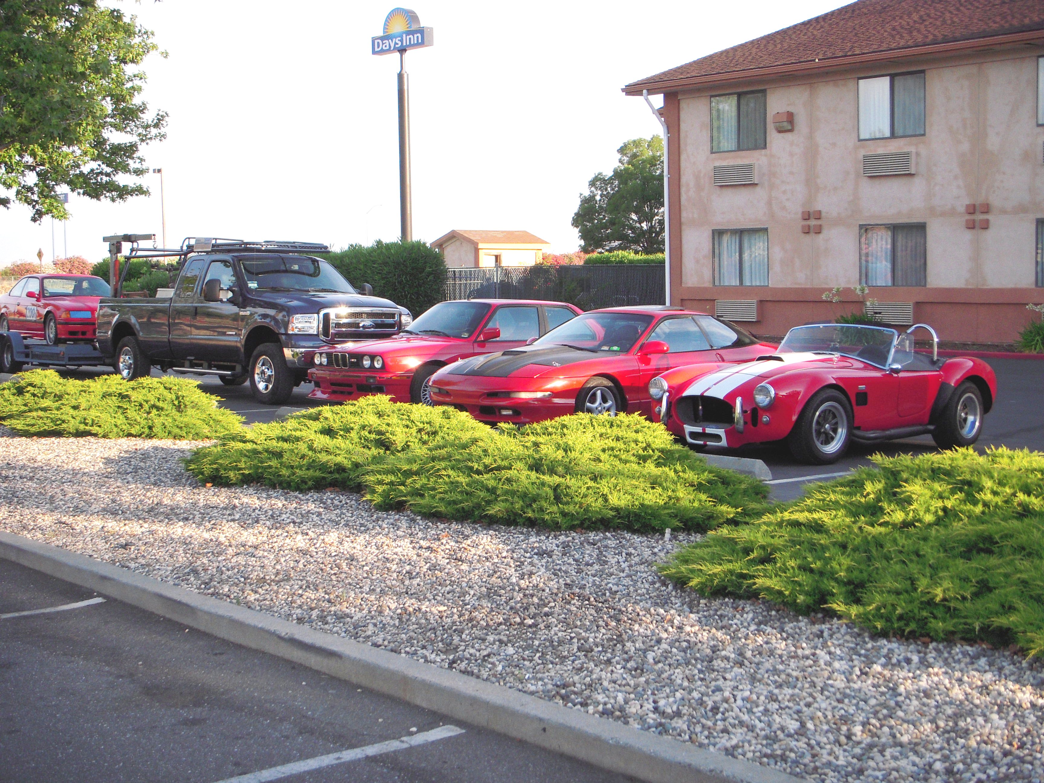 005 the red camp cars at the motel